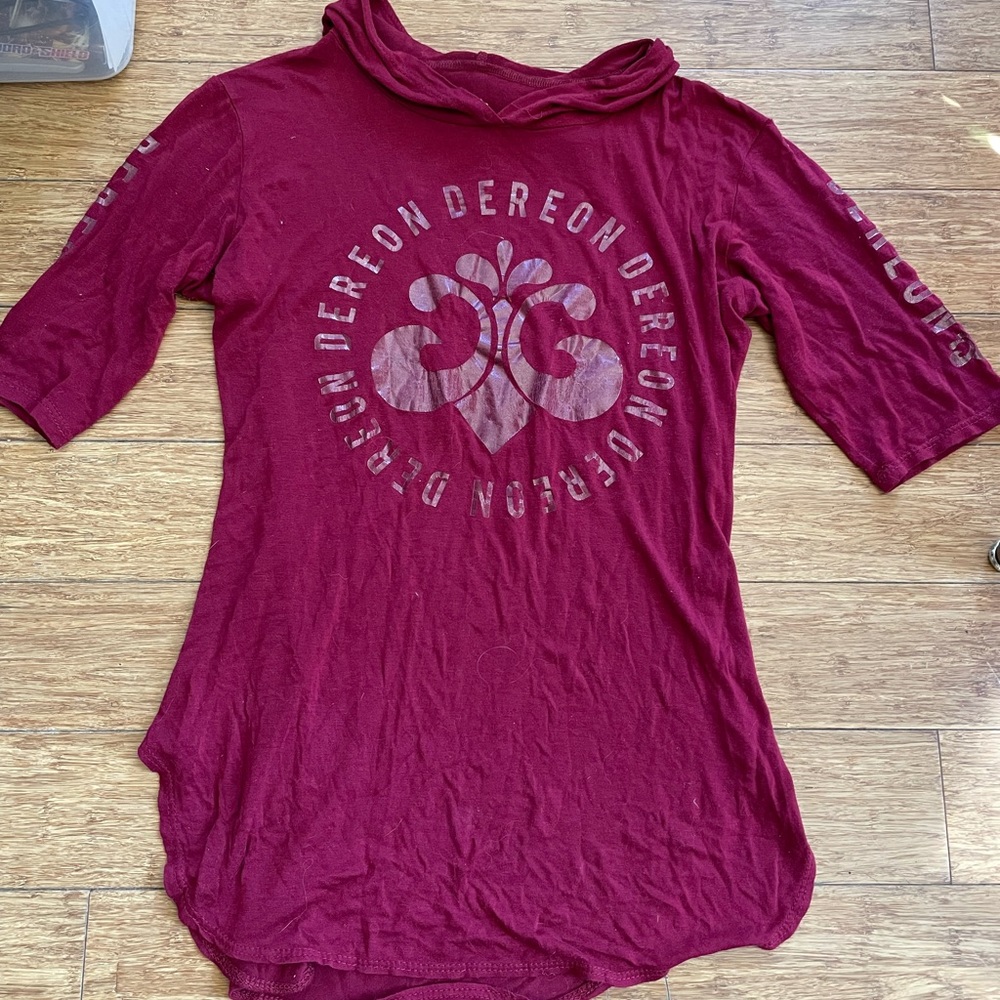 Soft Dareon t shirt.